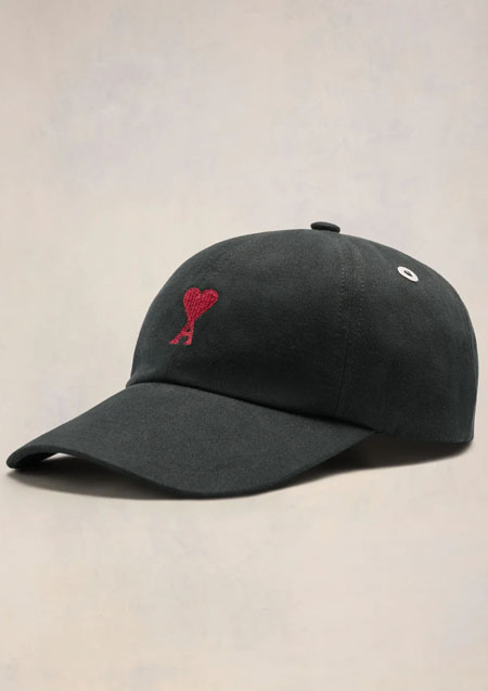 AMI PARIS RED ADC EMBROIDERY CAP | WOOL TRICOTINE BLACK