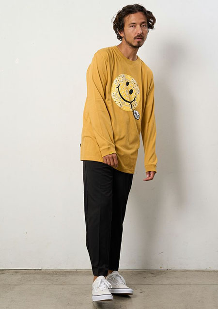 STUD MUFFIN 5.6ozコットン天竺 バンダナスマイルフォームプリントハンドニットパッチLS Tシャツ | YELLOW