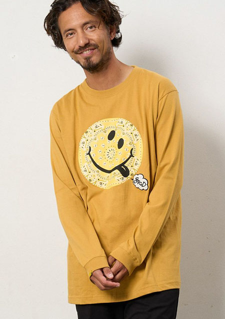 STUD MUFFIN 5.6ozコットン天竺 バンダナスマイルフォームプリントハンドニットパッチLS Tシャツ | YELLOW